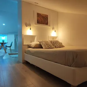 Apartment Wood Essence - Cozy Balcony, Coimbra